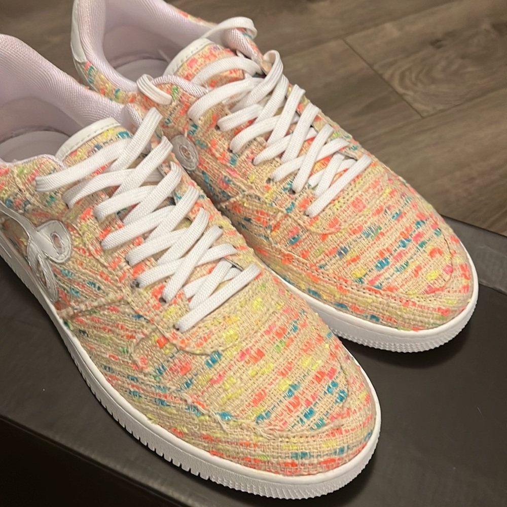 Never released dead stock John geiger neon hemp tweed size 10